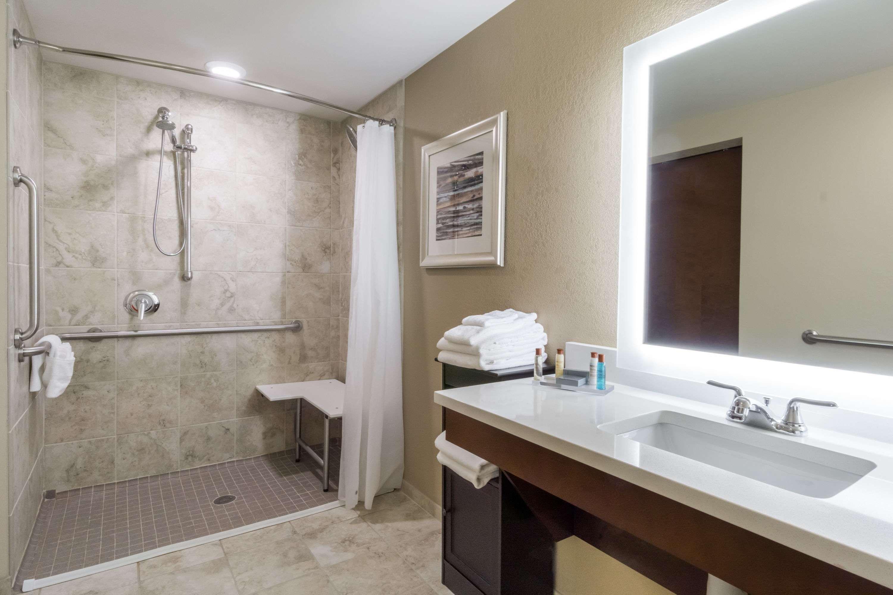 Hawthorn Suites By Wyndham Wheeling At The Highlands Triadelphia Exteriér fotografie
