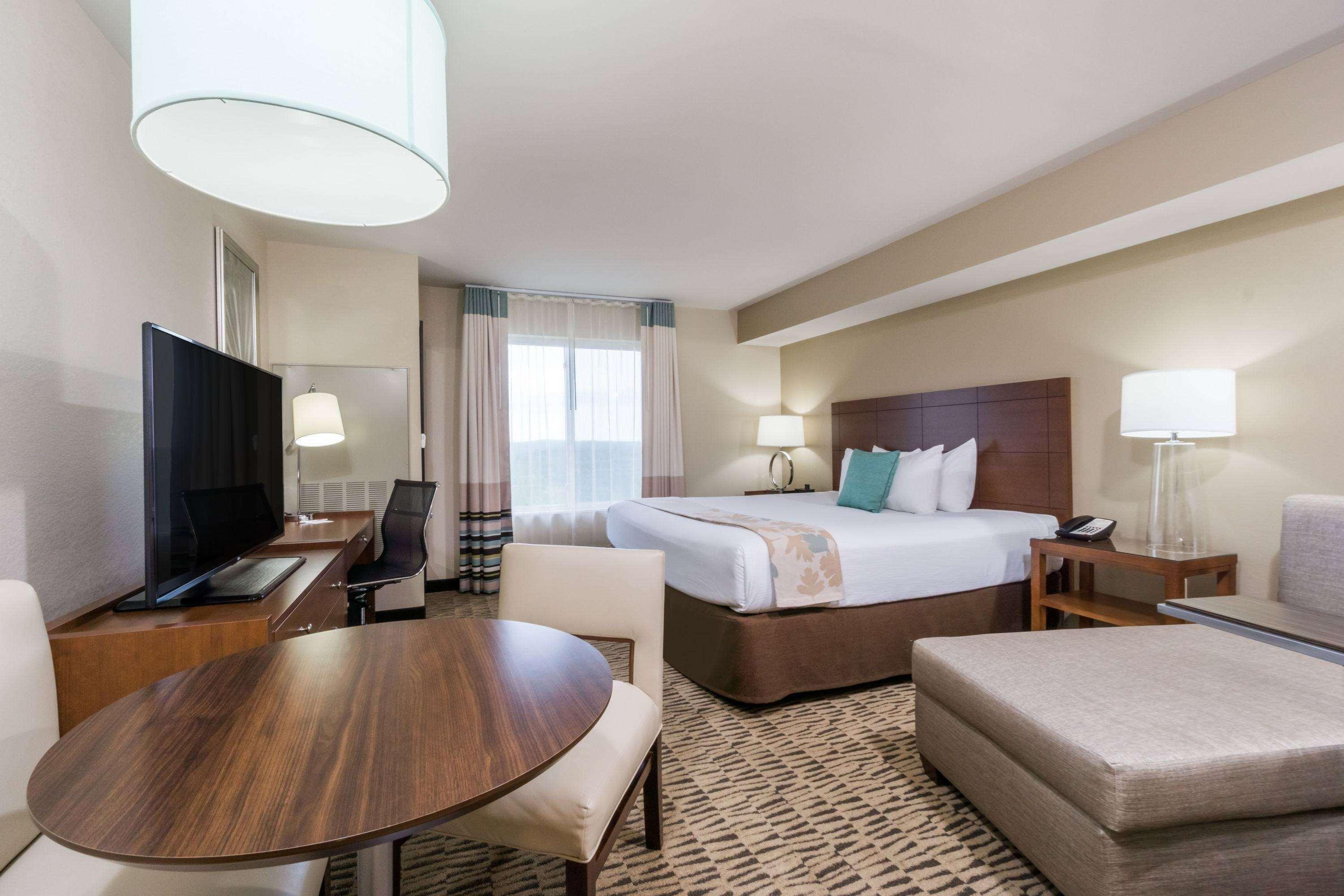 Hawthorn Suites By Wyndham Wheeling At The Highlands Triadelphia Exteriér fotografie