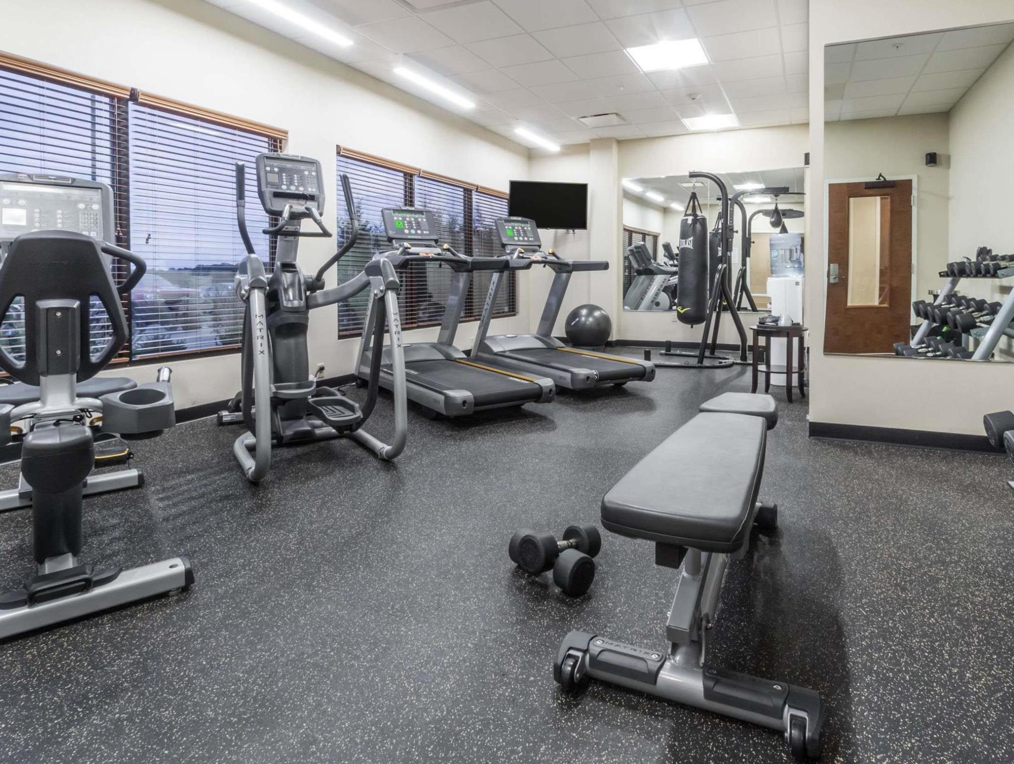 Hawthorn Suites By Wyndham Wheeling At The Highlands Triadelphia Exteriér fotografie