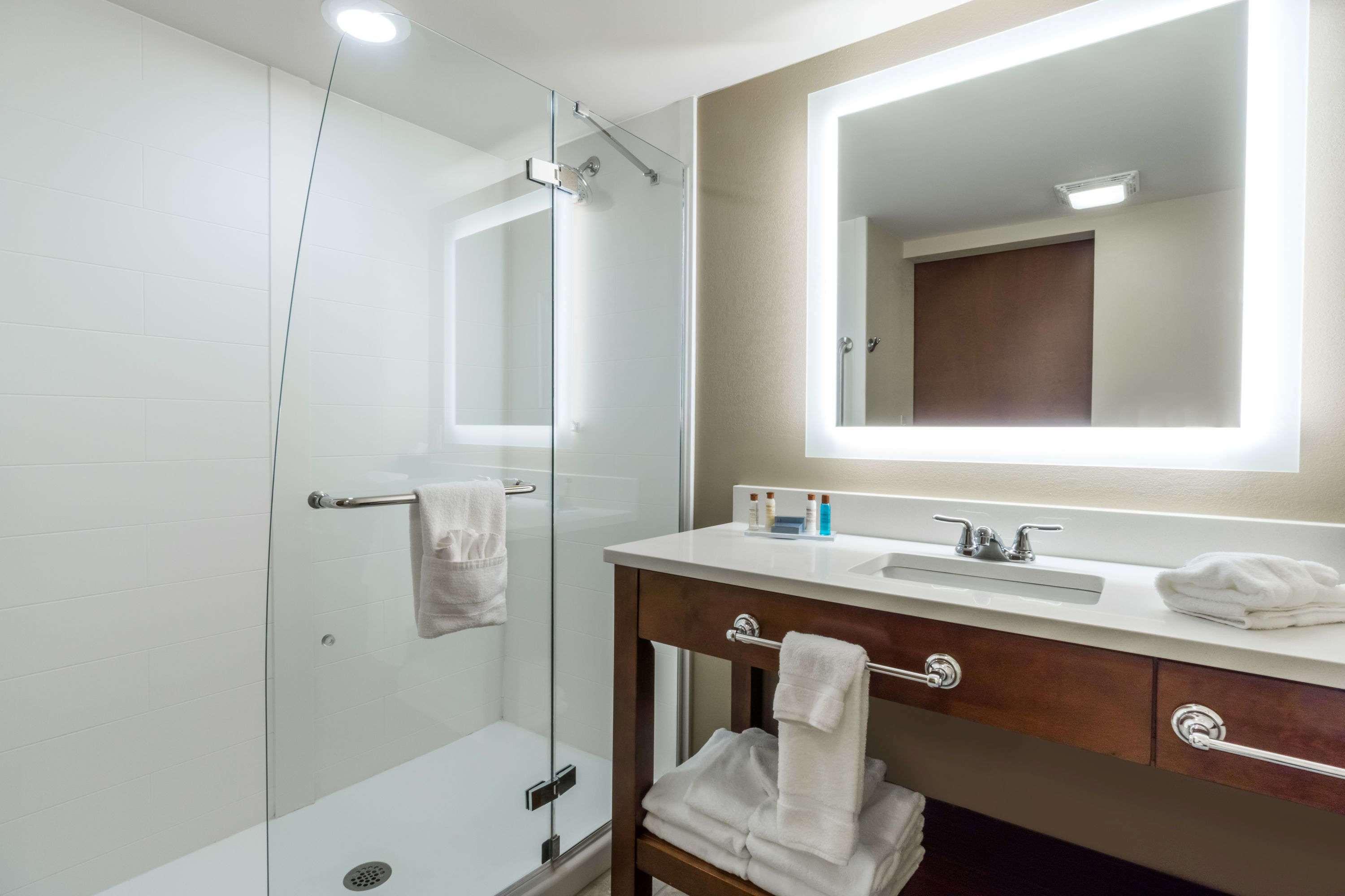 Hawthorn Suites By Wyndham Wheeling At The Highlands Triadelphia Exteriér fotografie
