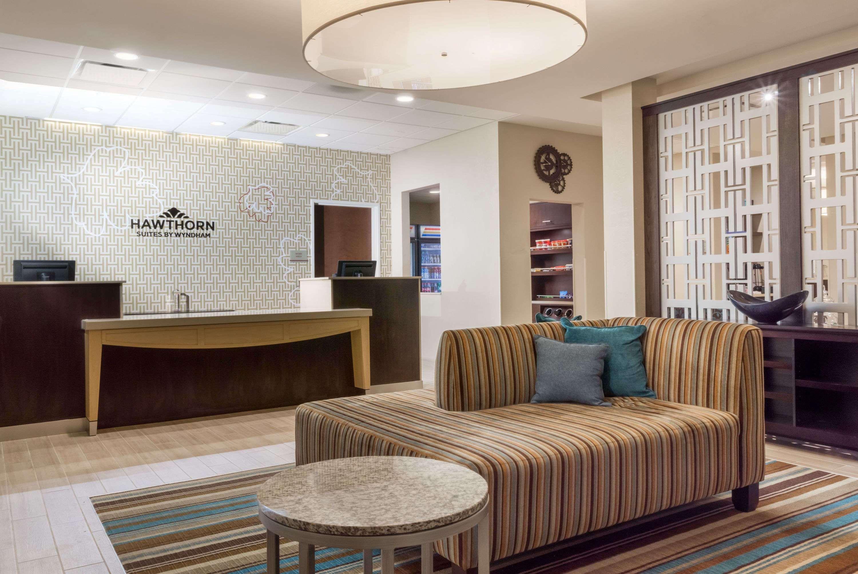Hawthorn Suites By Wyndham Wheeling At The Highlands Triadelphia Exteriér fotografie