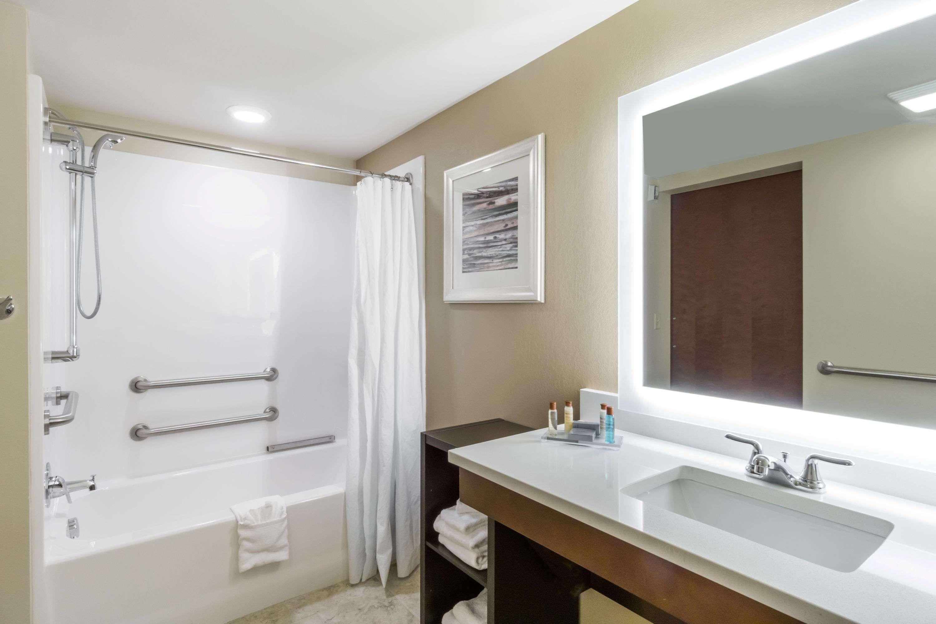 Hawthorn Suites By Wyndham Wheeling At The Highlands Triadelphia Exteriér fotografie