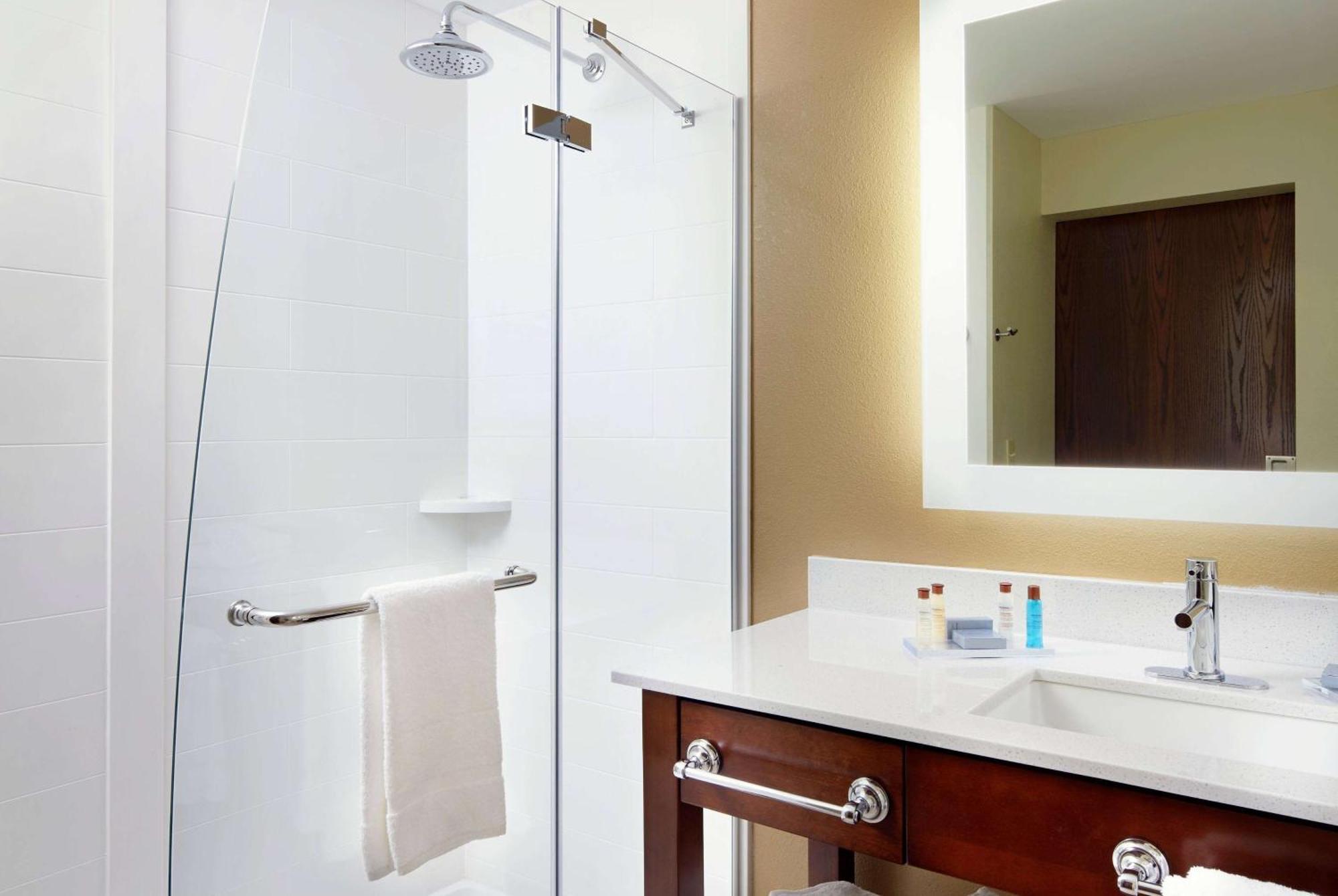 Hawthorn Suites By Wyndham Wheeling At The Highlands Triadelphia Exteriér fotografie